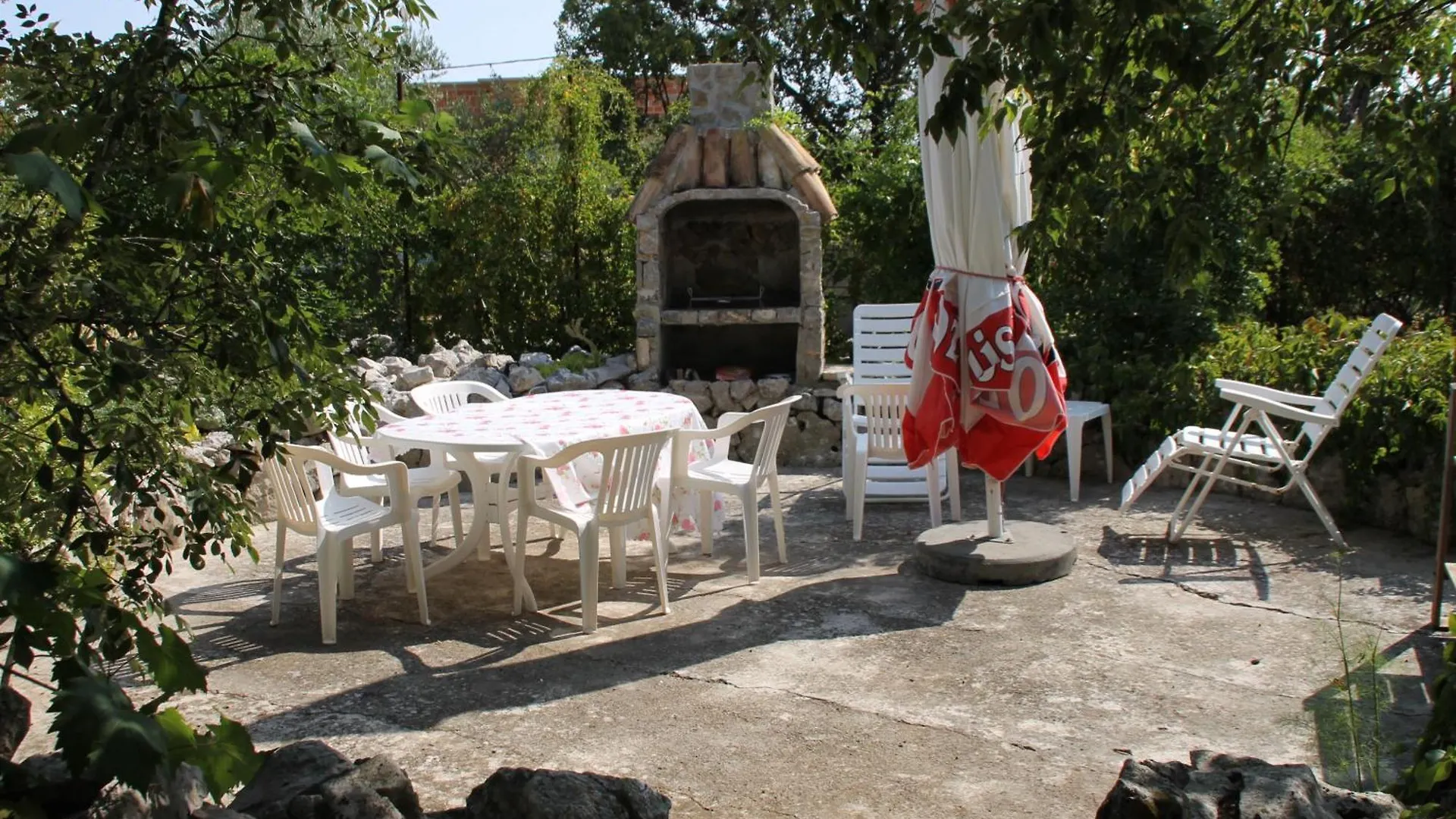 Romantisches Ferienhaus Mit Grossem Garten 1200 Qm, Nah Zu Einem Schoenen Strand Skrbcici